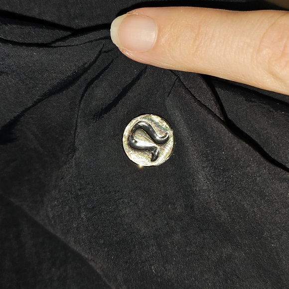 Lululemon On My Level Barrel Duffle!! BLK/GOLD! Nwts, Beautiful Bag!! - Picture 4 of 13